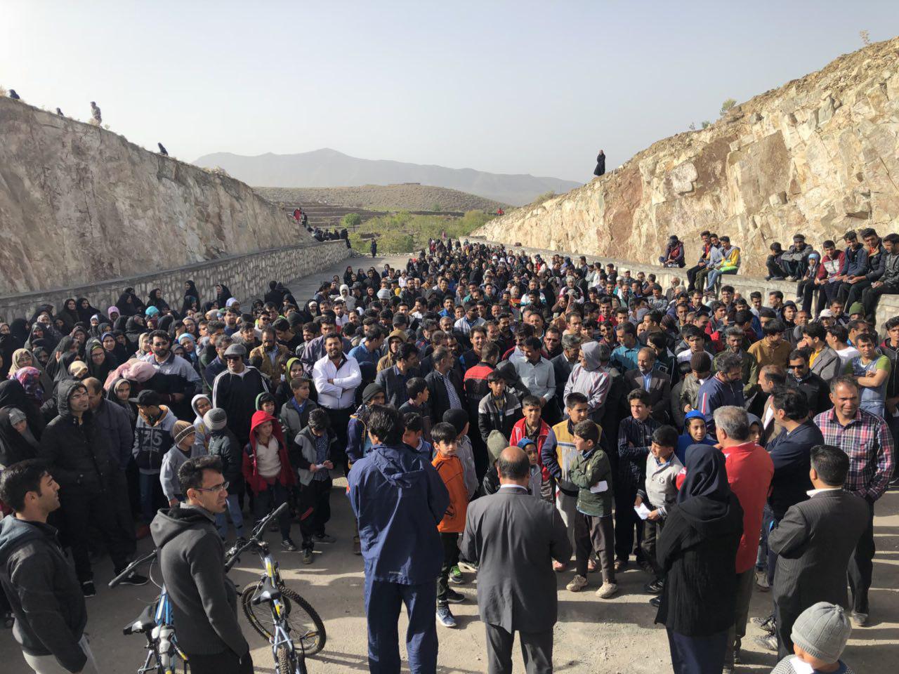 همایش پیاده روی در روستای آهوئیه بافت + تصاویر