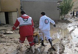 امدادرسانی به ۱۵ خانوار سیل زده در فارس