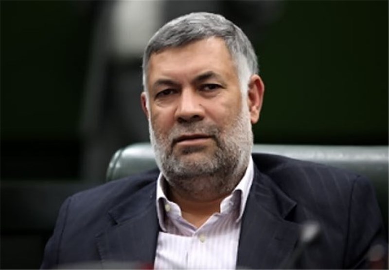 دولت باید صرافی&zwnj;های غیرمجاز را جمع&zwnj;آوری کند/ لزوم خروج برخی مراکز از بازار غیر رسمی ارز برای ایجاد شرایط متعادل