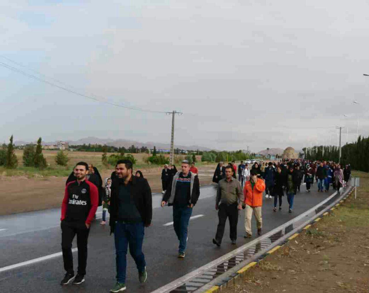 گزارش تصویری پیاده روی خانوادگی در کرمان
