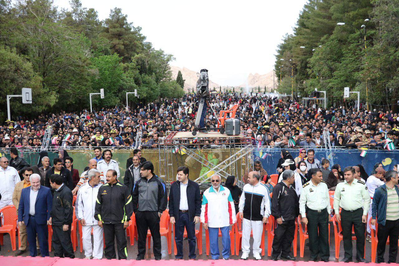 گزارش تصویری پیاده روی خانوادگی در کرمان