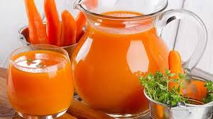 ۱۰ خاصیت شگفت&zwnj;انگیز آب هویج تازه