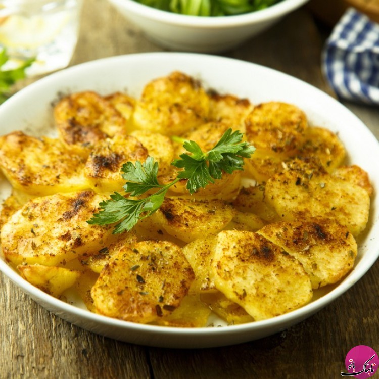 سیب زمینی کبابی با پنیر؛ دسری آسان و خوشمزه