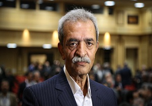 میان کارشناسان اقتصادی و فعالان این حوزه ارتباط مناسبی وحود ندارد.