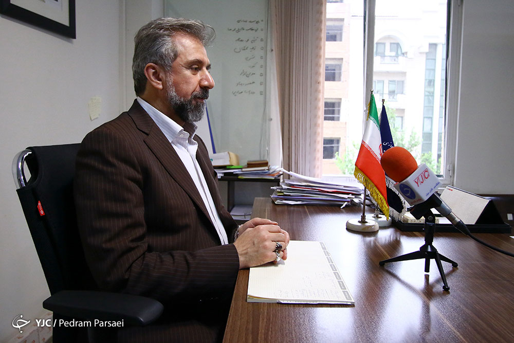 تا به حال تلاش&zwnj;ها برای ضابطه&zwnj;مند کردن فعالیت تلگرام نتیجه نداده است/ قانون تلگرام قانون جنگل مدرن است
