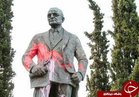 حمله به مجسمه رئیس&zwnj;جمهور سابق آمریکا در یونان در اعتراض به تجاوز نظامی به سوریه+ تصاویر