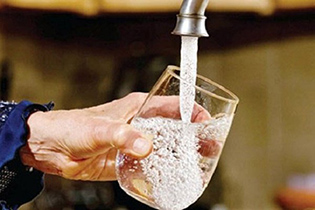 تکذیب خبر رنگی شدن آب شرب اصفهان