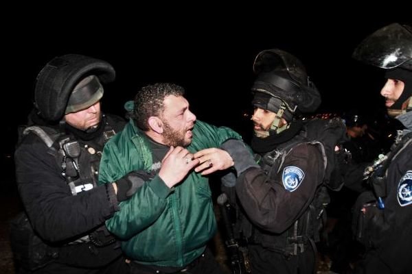 در حمله صهیونیستها به کرانه باختری 8 نفر بازداشت شدند