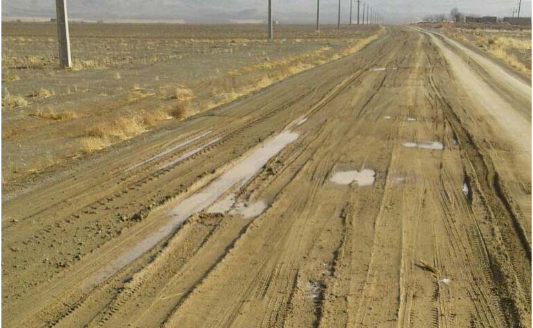 فیلمی از وضعیت اسفناک جاده در روستای دب&zwnj;سعید