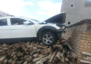انحراف اچ‎سی کراس دو نفر را مصدوم کرد