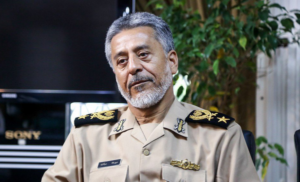 انحلال ارتش را عناصر وابسته طرح کردند که توسط امام (ره) خنثی شد