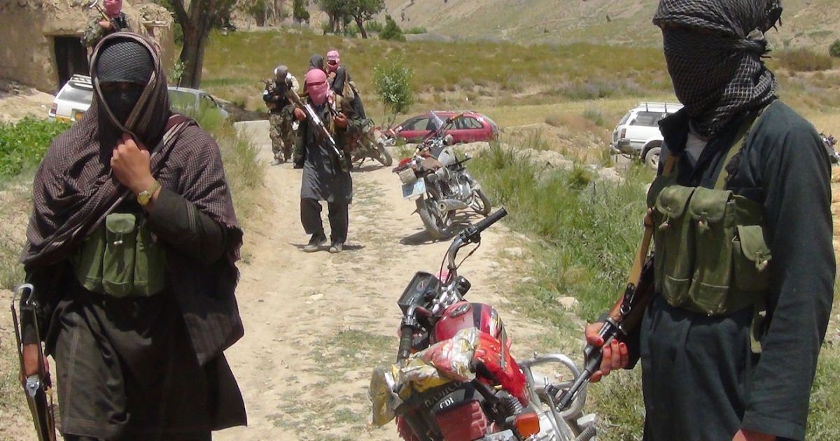 طالبان سه کارمند انتخابات و دو پلیس غور را ربودند