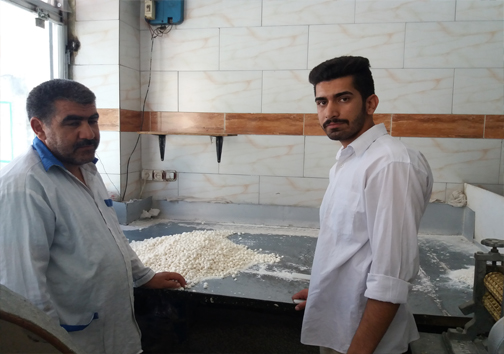 سوغات آبنبات خراسان شمالی به کام مسافران /فعالیت ۶۰ کارگاه آبنبات سازی در بجنورد