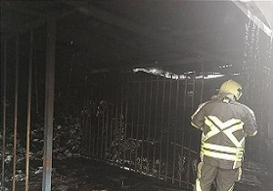 مهار آتش کارخانه جلوپنجره سازی در خیابان تهرانپارس