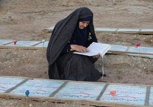 خواندن نماز اول وقت مهم‌ترین ویژگی شهدا