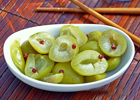 طرز تهیه ترشی گوجه سبز