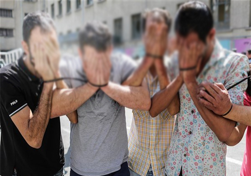 سرقت مسلحانه از یک طلافروشی/بازداشت شدن رئیس اداره ارشاد مشهد/ انهدام باند بزرگ تصادفات ساختگی/درگیری مسلحانه مامور نیروی انتظامی با شرور مسلح