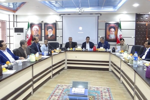 مدیران شهرستان با حضور در مدارس از مقام شامخ معلمین تجلیل و قدردانی کنند