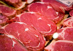 معدوم کردن بیش از هزار و ۵۰۰کیلوگرم گوشت قرمز و مرغ فاسد