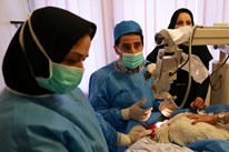 نخستین عمل جراحی آب مروارید چشم خروس در جهان