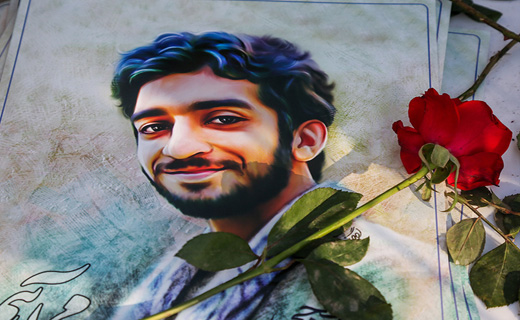 وقتی که همسر شهید حججی روز پاسدار را به شوهرش تبریک گفت+عکس