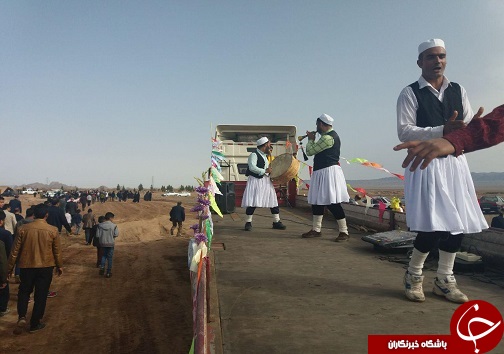 حرکت کارناوال شادی در آیسک