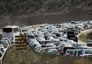 ترافیک نیمه سنگین در جاده‌های هزار و چالوس