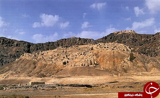 کوهی شگفت انگیز در دل هامون