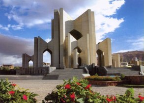 بازدید ۷ هزار نفر از مقبره‌الشعرای تبریز