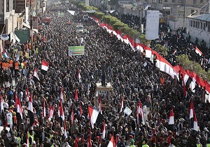 تظاهرات هزاران نفر در صنعاء به مناسبت سالگرد جنگ یمن