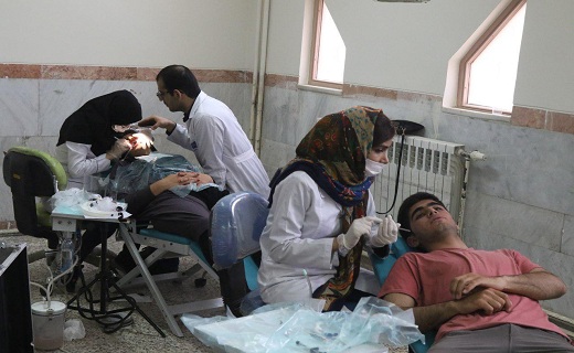 بهره مندی یکصد نفر بصورت روزانه از خدمات دندانپزشکی گروه جهادی  امام رضا (ع) در ایام نوروز