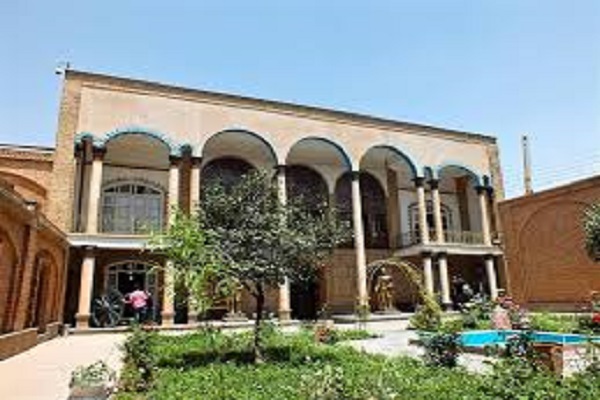 میهمانان نوروزی تبریز در 'خانه مشروطه' تاریخ مشروطه را ورق می زنند
