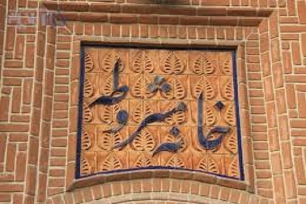 میهمانان نوروزی تبریز در 'خانه مشروطه' تاریخ مشروطه را ورق می زنند