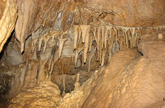 غار سراب پذیرای مسافران و گردشگران در نوروز غار سراب پذیرای مسافران و گردشگران در نوروز