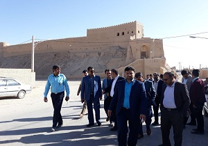 بازدید مسئولان میراث فرهنگی استان یزد از بومگردی چهارفصل شهر مروست