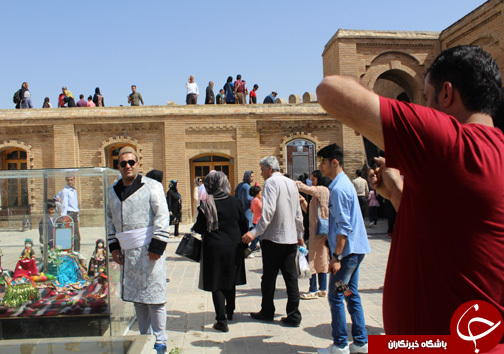 بازدید گردشگران نوروزی از قلعه فلک الافلاک به روایت تصویر