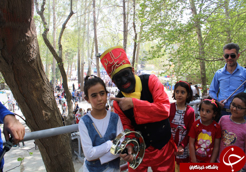 بازدید گردشگران نوروزی از قلعه فلک الافلاک به روایت تصویر
