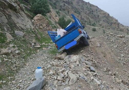 ۴ زخمی در اثر واژگونی خودروی نیسان در جاده شاهزاده احمد (ع)