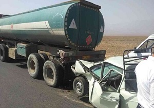 برخورد تریلی با وانت ۷ مصدوم به جا گذاشت