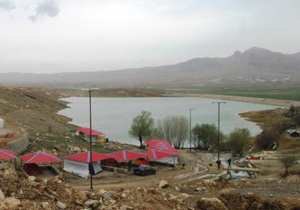 گردشگاه چشمه زنه هفشجان میزبان مسافران نوروزی