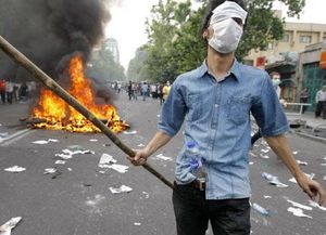 چرا خاتمی باید در دادگاه باید پاسخگوی ادعای خود باشد؟