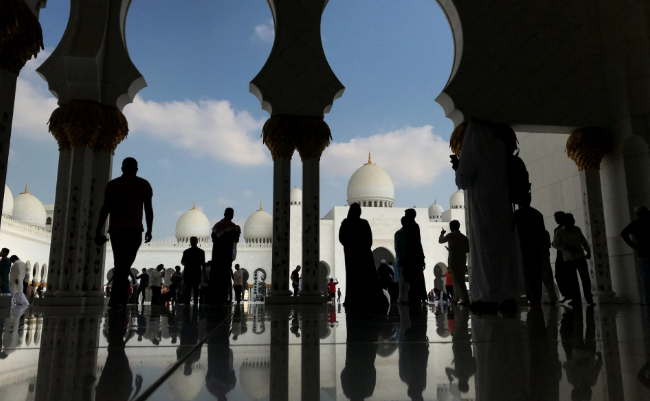 تصاویر روز: از مراسم بابانوئل&zwnj;ها در فرانسه تا برگزاری تظاهرات در اسپانیا