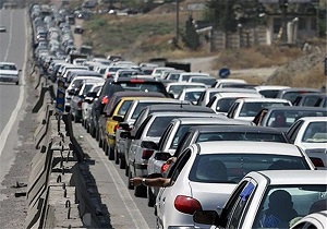 ترافیک در آزادراه کرج-تهران سنگین است/ بارش برف و باران در استان&zwnj;های چهارمحال و بختیاری، اصفهان و فارس