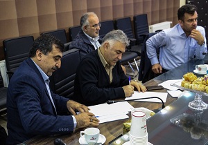 تفاهم نامه همکاری بین پیشگامان و شرکت‌های قطعات خودرو امضا شد