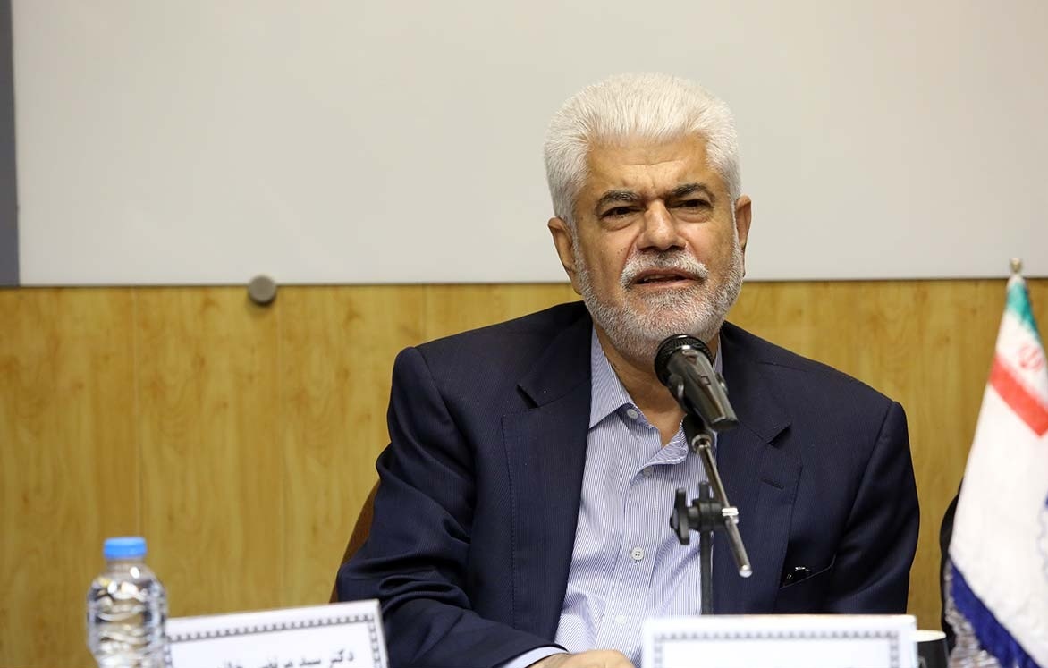 رئیس جمهور باید شخصا به موضوعاستعفای وزیر بهداشت ورود کند