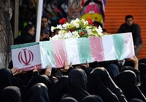 تشییع مادر شهیدان کیانی در نهاوند