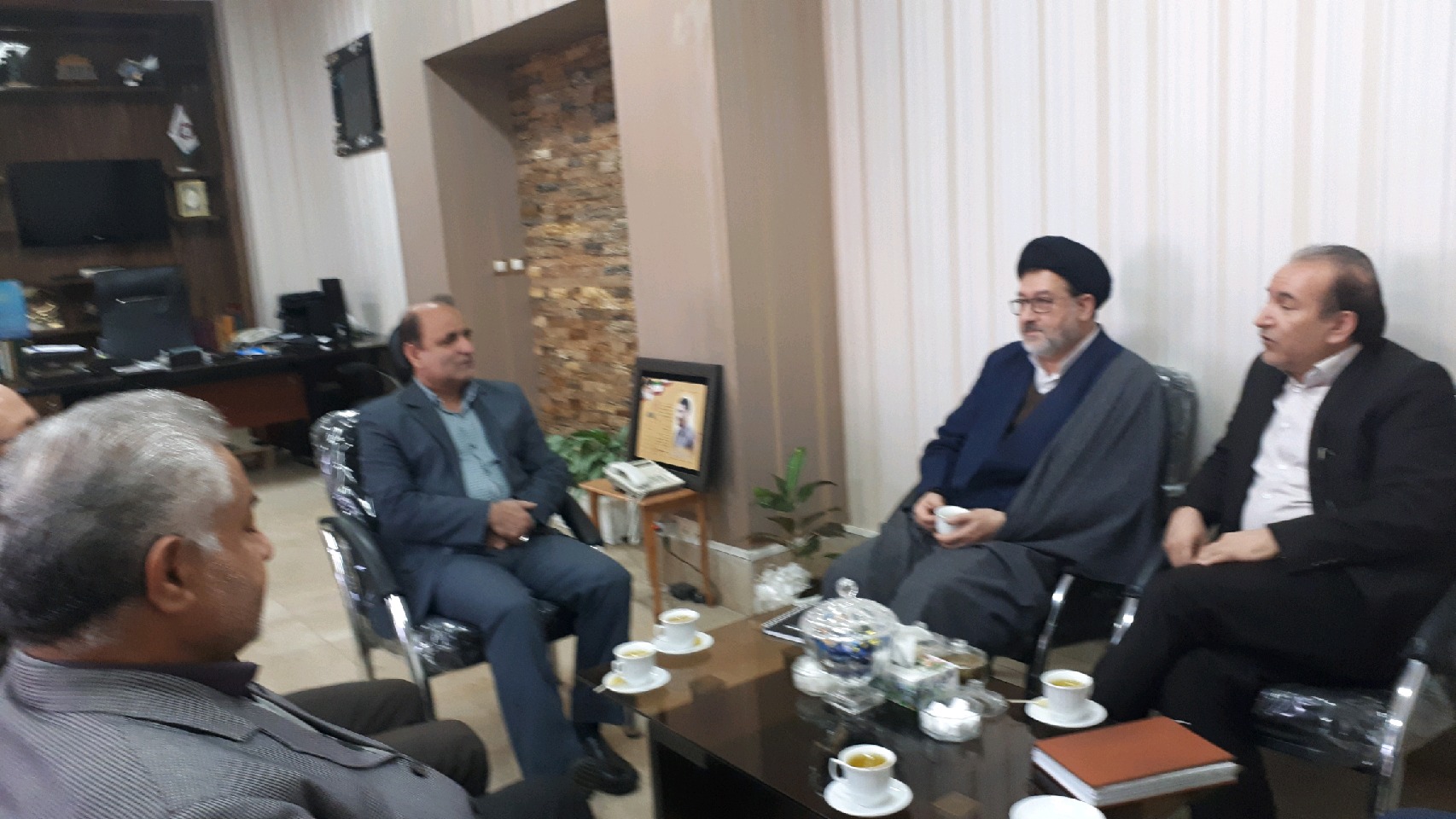 اشتغال زایی راهی برای کاهش آسیب های اجتماعی