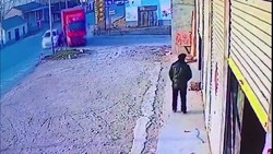 حادثه هولناک هنگام سبقت در جاده برفی + فیلم