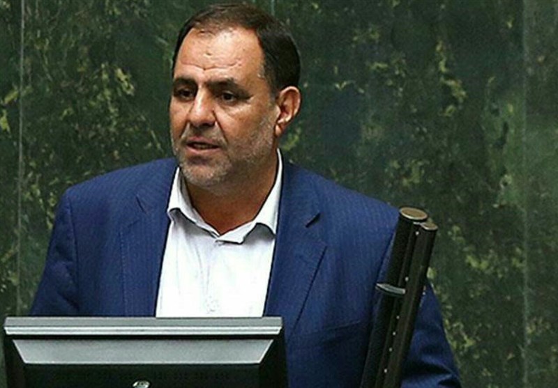 چرا بعد از کاهش قیمت ارز نرخ دیگر کالاها کاهش نمی&zwnj;یابد / همسان&zwnj;سازی صحیح حقوق بازنشستگان در دستور کار قرار گیرد