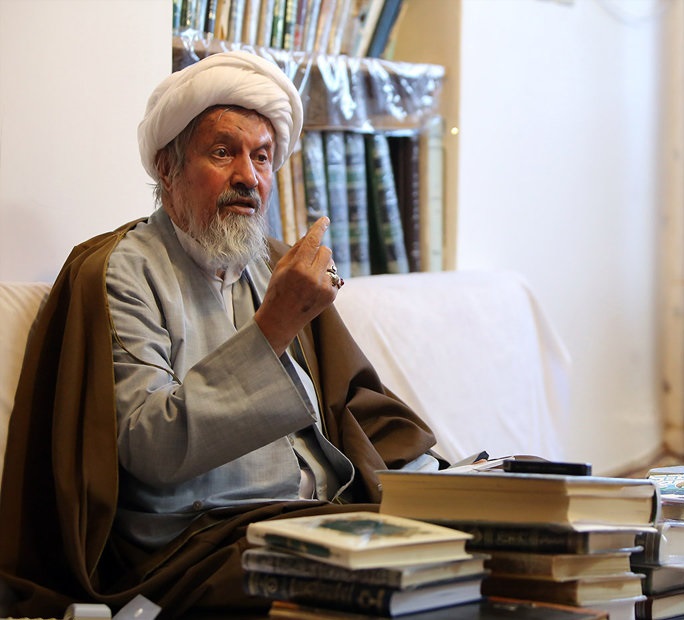 بهبود وضعیت روند درمانی آیت&zwnj;الله مومن/در حال حاضر تحت نظر پزشکان هستند